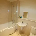 Rent 2 bedroom apartment of 96 m² in Leicester