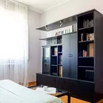 Rent 1 bedroom apartment of 75 m² in Milano