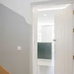 Rent 3 bedroom apartment of 150 m² in porto