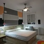 Rent a room in Valencia']