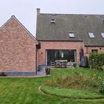 Huur 4 slaapkamer huis van 450 m² in De Pinte