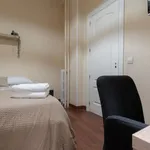 Rent 5 bedroom apartment in Madrid