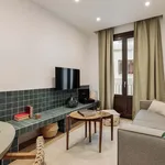 Rent 4 bedroom apartment of 57 m² in Barcelona