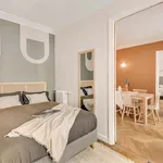 Appartement de 84 m² avec 4 chambre(s) en location à Paris