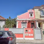 Rent 7 bedroom house of 195 m² in Amadora