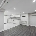 Rent 4 bedroom house in Toronto