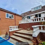 Rent 3 bedroom house in West Midlands