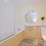 Rent 2 bedroom flat in Aberdeen