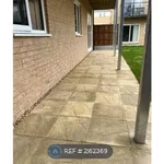 Rent 2 bedroom flat in Castle Point