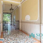 Rent 4 bedroom apartment of 134 m² in Milan