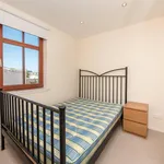 Rent 3 bedroom apartment in Edinburgh