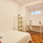 Rent 11 bedroom apartment in Lisbon