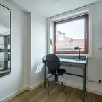 Rent 2 bedroom apartment of 65 m² in Porto