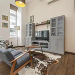 Rent 3 bedroom apartment of 6025 m² in Vilnius