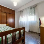 Rent a room of 120 m² in valencia