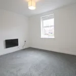 Rent 2 bedroom flat in Hart