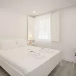 Rent 3 bedroom apartment of 150 m² in porto