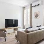 Rent 4 bedroom apartment of 65 m² in Barcelona