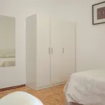 Rent a room of 310 m² in madrid