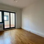 Appartement de 118 m² avec 4 chambre(s) en location à Valence