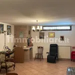 Rent 4 bedroom house of 130 m² in Trevignano Romano