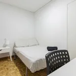 Rent a room of 215 m² in Madrid