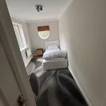 Rent 2 bedroom flat in Salford