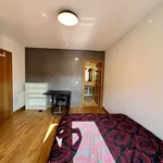 Rent a room of 100 m² in lisbon