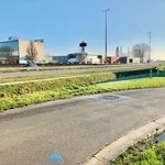 te huur: 3000 m² grond op commerciële ligging!