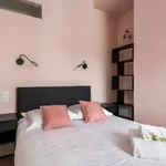 Rent 3 bedroom apartment of 830 m² in Lyon