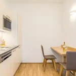 Miete 2 Schlafzimmer wohnung von 764 m² in Vienna