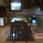 Rent 5 bedroom house of 220 m² in Torri