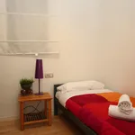 Rent 3 bedroom apartment in Barcelona