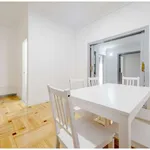 Rent a room of 200 m² in madrid