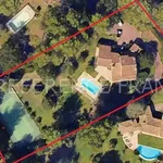 Maison de 300 m² avec 8 chambre(s) en location à Mougins