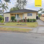 Rent 3 bedroom house in Woodridge