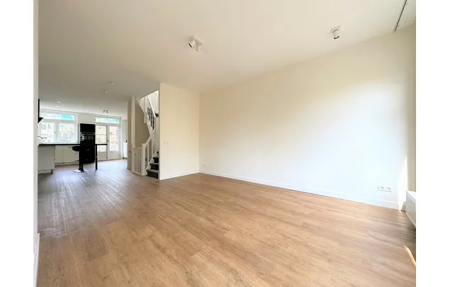 Huur 2 slaapkamer appartement van 85 m² in Amsterdam