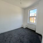 Rent 2 bedroom flat in Leeds