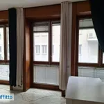 Affitto 3 camera appartamento di 105 m² in Milan