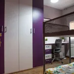 Rent a room of 90 m² in madrid