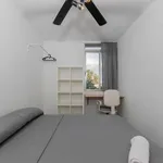 Rent a room of 80 m² in valencia