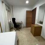 Rent 4 bedroom apartment in Madrid