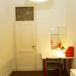 Rent a room of 180 m² in lisbon