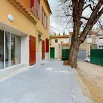 Rent a room of 460 m² in Marseille