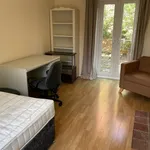 Rent 5 bedroom house in South East England