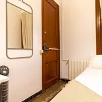 Rent 4 bedroom apartment of 8 m² in Barcelona