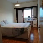 Rent 4 bedroom apartment in Porto