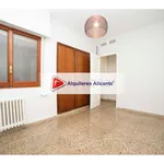 Rent 4 bedroom apartment of 145 m² in Alicante