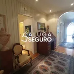 Rent 4 bedroom apartment of 187 m² in Porto