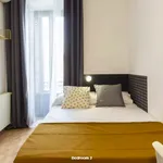 Rent a room of 110 m² in Madrid